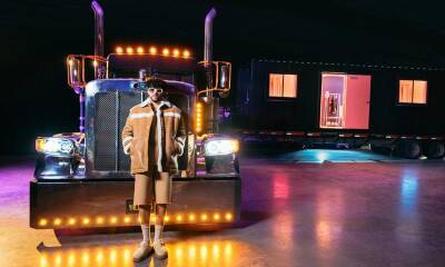 Bad Bunny wants you to stay the night in his big rig and give you VIP tickets: Here’s how - us.hola.com - Los Angeles - USA - Miami