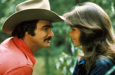 Sally Field Opens Up About ‘Difficult’ Relationship With Burt Reynolds: ‘He Was Not Someone I Could Be Around’ - etcanada.com
