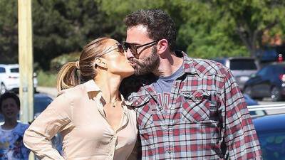 Jennifer Lopez Ben Affleck Share A Steamy Kiss After Dropping Off Samuel At School – Photo - hollywoodlife.com - Los Angeles - Boston