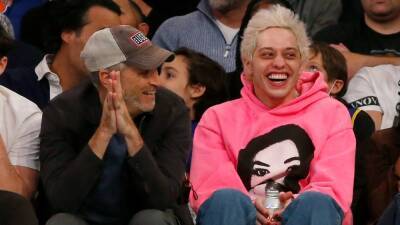 Jon Stewart Says Pete Davidson Is 'Doing as Best He Can' Amid Ongoing Drama with Kanye West - www.etonline.com