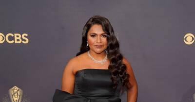 Mindy Kaling shows off incredible slimmed down figure, Hollywood pals react - www.wonderwall.com - New Jersey