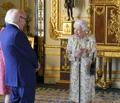The Queen Enjoys A Visit At Windsor Castle From Teapot Factory - etcanada.com