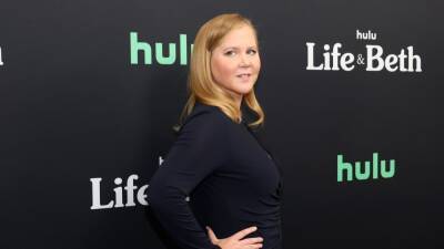 Amy Schumer Opens Up About Having Trichotillomania, a Hair-Pulling Disorder - www.glamour.com