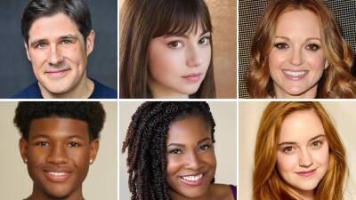 ‘Rust Belt News’: Rich Sommer, Jayma Mays, Angel Laketa Moore Among 6 Cast In CBS Pilot - deadline.com - New York - USA - Manhattan - Poland - Ohio