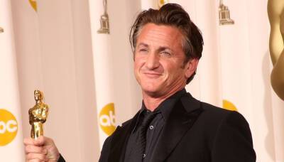 Sean Penn Vows to 'Smelt' His Oscar Statues if the 2022 Show Doesn't Include Ukraine President - www.justjared.com - Ukraine