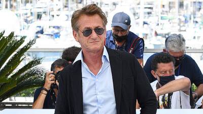 Sean Penn Says Oscars Should Be Cancelled If They Don’t Include Ukranian President Zelenskyy - hollywoodlife.com - Hollywood - Ukraine