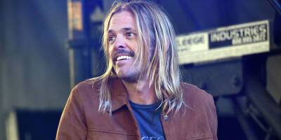Taylor Hawkins - Taylor Hawkins' Reportedly Died of 'Cardiovascular Collapse' - justjared.com - Colombia - city Bogota, Colombia
