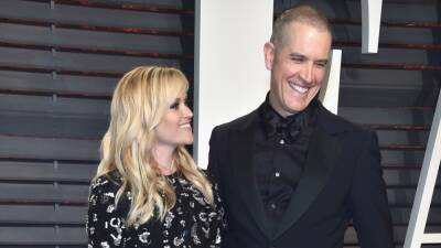 Reese Witherspoon Celebrates 11th Wedding Anniversary With Jim Toth - www.etonline.com - California - Tennessee
