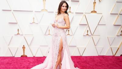 All The Looks From the 2022 Oscars Red Carpet - www.glamour.com