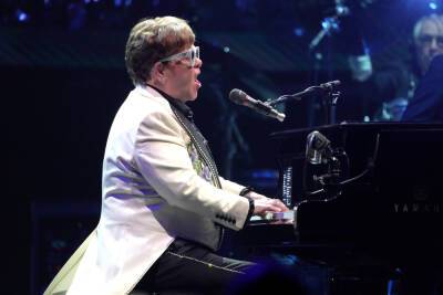 Elton John - Taylor Hawkins - Elton John Pays Tribute To Taylor Hawkins During His Show In Iowa - etcanada.com - Colombia - state Iowa - city Bogota, Colombia