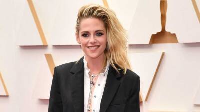 Kristen Stewart Is Red Carpet Royalty in Chanel Shorts at the Oscars - www.etonline.com
