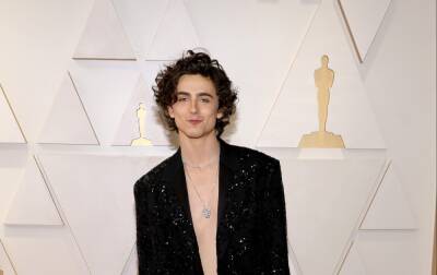 Shirtless And Shimmering Timothee Chalamet Steals The Show On The 2022 Academy Awards Red Carpet - etcanada.com - Canada