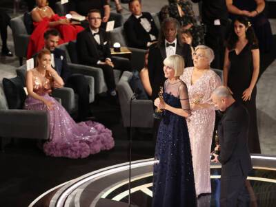 Jessica Chastain - Tammy Faye - Linda Dowds, Stephanie Ingram and Justin Raleigh Win At The 2022 Oscars For Best Makeup, Hairstyling - deadline.com