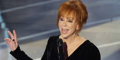 Reba McEntire Returns to the Oscars Stage After 30 Years to Perform 'Somehow You Do' - www.justjared.com