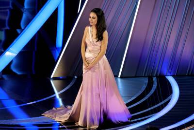 Mila Kunis - Mitch Macconnell - Oscars so woke? Mila Kunis, Ukraine moment of silence and stars’ political statements - nypost.com - Hollywood - Florida - Ukraine