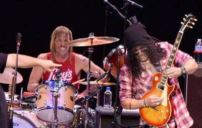 Watch Slash pay tribute to “really close friend” Taylor Hawkins at Orlando gig - www.nme.com - Mexico - Florida - Colombia - city Orlando, state Florida