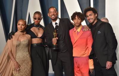 Will Smith Attends Vanity Fair Party, Dances To ‘Gettin’ Jiggy Wit It’ Following Oscars Slapping Incident - deadline.com - New York - Beverly Hills