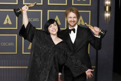 Billie Eilish And Finneas Win Best Original Song For ‘No Time to Die’ At 2022 Oscars - etcanada.com