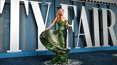 Neon Blue and Human Hair Bags: All the Looks From the 2022 Vanity Fair Oscars After Party - www.glamour.com