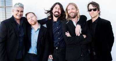 Foo Fighters enter midweek Official Albums Chart Top 5 following death of drummer Taylor Hawkins - www.officialcharts.com - Britain
