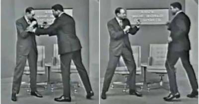 Muhammad Ali showed a TV commentator how to do the famous 'Ali shuffle' - www.msn.com - Rome - county Williams - county Cleveland - Houston