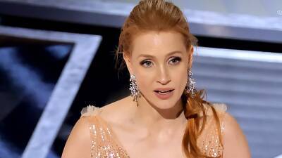 Why Jessica Chastain Was So Emotional After ‘Eyes of Tammy Faye’ Hair and Makeup Oscar Win - thewrap.com