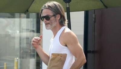 Chris Pine Spotted in Tank Top & Shorts Ahead of Oscars Weekend - www.justjared.com - Mexico