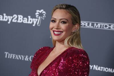 Hilary Duff Doesn’t ‘Love’ Talking About The ‘Lizzie McGuire’ Reboot - etcanada.com