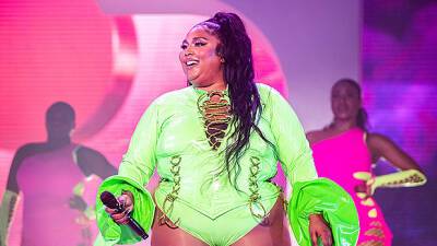 Lizzo Is Unapologetically Embracing Her ‘Hot Body’ Says She Loves ‘Being Fat’ - hollywoodlife.com - Detroit