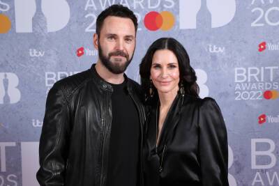 Courteney Cox Reveals Celebrity Friends Conspired To Hook Her Up With Johnny McDaid - etcanada.com
