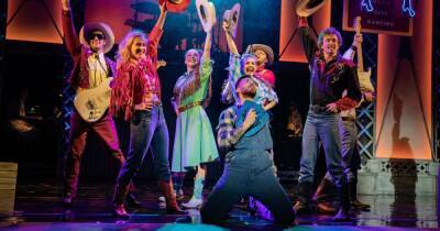 Let's hear it for the boys and girls! - Footloose cast are a knockout in this feel-good musical - www.manchestereveningnews.co.uk - Chicago - Manchester - county Bacon