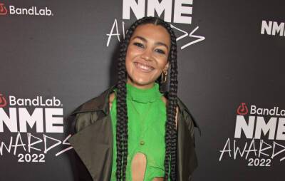 Olivia Dean teases debut album at BandLab NME Awards 2022: “I’m trying to draw on my heritage” - www.nme.com - Britain - London