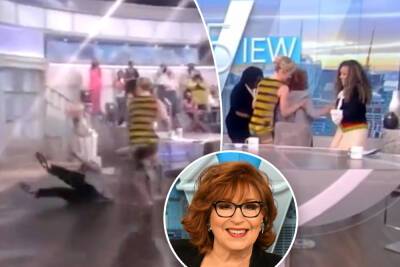 Joy Behar suffers dramatic fall on ‘The View,’ face-plants in front of audience - nypost.com - New York - Italy - Ukraine