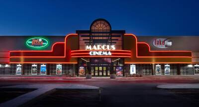 Marcus Theatres Turning Auditorium Into Sports Bar With Big Screen TVs, No Rights Issues, As Industry Experiments - deadline.com - Chicago