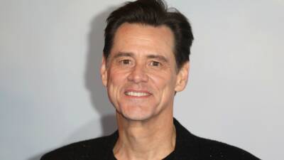 Jim Carrey 'Sickened' by Standing Ovation for Will Smith: 'Hollywood Is Just Spineless' - www.etonline.com - Hollywood