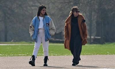 Camila Cabello and her mom go on a London walk - us.hola.com - Spain - London - Ukraine - Birmingham
