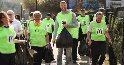 Freddie Flintoff - Freddie Flintoff makes surprise appearance at McDonald's in Salford... by becoming litter picker for the day - manchestereveningnews.co.uk - Manchester