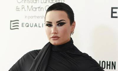 Demi Lovato shows off tattoo with a humanitarian message - us.hola.com - Ukraine - Russia