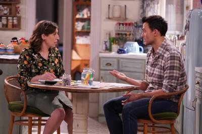 ‘Young Sheldon’, ‘Grey’s’ & More Tie For Thursday’s Top Demo; ‘Call Me Kat’ & ‘Pivoting’ Dip To Lows - deadline.com - USA - county Rich
