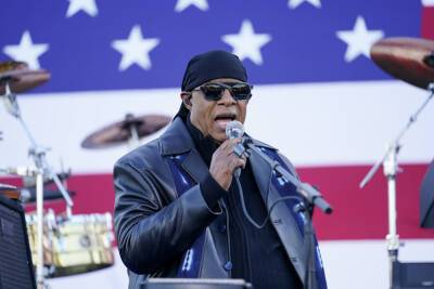 Stevie Wonder Speaks Out Against The ‘Evil’ Of Russia’s Invasion Of Ukraine - etcanada.com - Ukraine - Russia