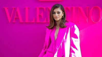 Zendaya Is Pretty In Neon Pink At Valentino’s Paris Fashion Week Show — Photos - hollywoodlife.com - Italy