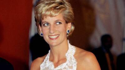 Princess Diana's Never-Before-Seen Portrait on Display at Kensington Palace - www.etonline.com - Indiana - Charlotte - county Bailey