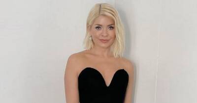Holly Willoughby commands attention in 'sizzling' corset dress on ITV Dancing on Ice - www.manchestereveningnews.co.uk