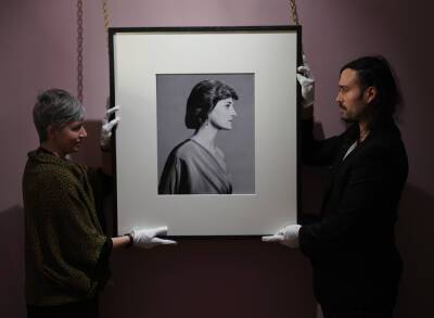 Princess Diana’s Never-Before-Seen Portrait On Display At Kensington Palace - etcanada.com - Indiana - Charlotte - county Bailey
