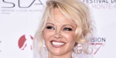 Pamela Anderson to Make Broadway Debut in 'Chicago' - www.justjared.com - Chicago