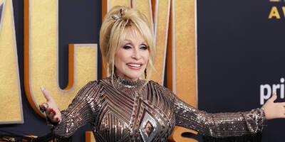 Dolly Parton Makes Glamorous Arrival To The ACM Awards 2022 - www.justjared.com - state Nevada