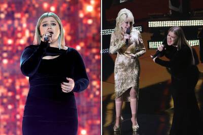 Kelly Clarkson honors Dolly Parton at ACM Awards with moving song - nypost.com - Las Vegas - Nashville - Houston