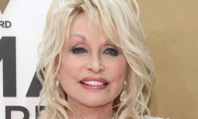 Dolly Parton makes urgent plea to help Ukraine in post ACM Awards interview - hellomagazine.com - Britain - Ukraine - Nashville