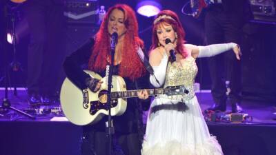 The Judds to Give First Televised Performance in Over 20 Years at 2022 CMT Music Awards - www.etonline.com - Nashville - city Big