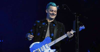 Jack White marries his girlfriend on stage during show - www.msn.com - county Hart - Detroit - city Chicago, county Hart